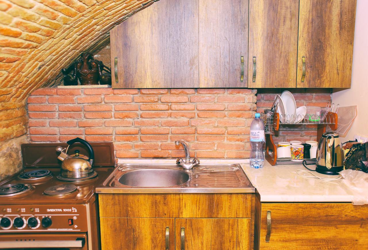 Guest House Kakabadzeebi 9 Tbilisi Exterior photo